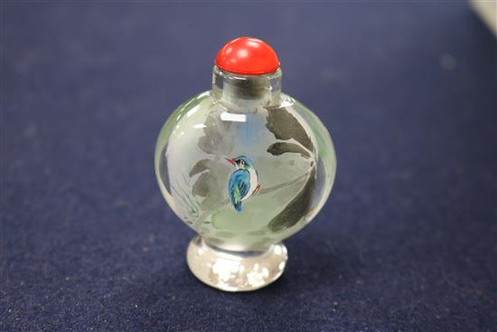 A group of Chinese glass, porcelain and other snuff bottles